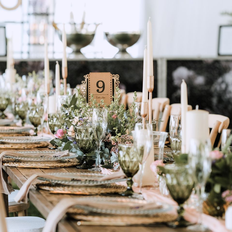 Hochzeit mit Eukalyptus – Ideen und Inspiration für das Hochzeitsmotto Eukalyptus | Licht auf Papier