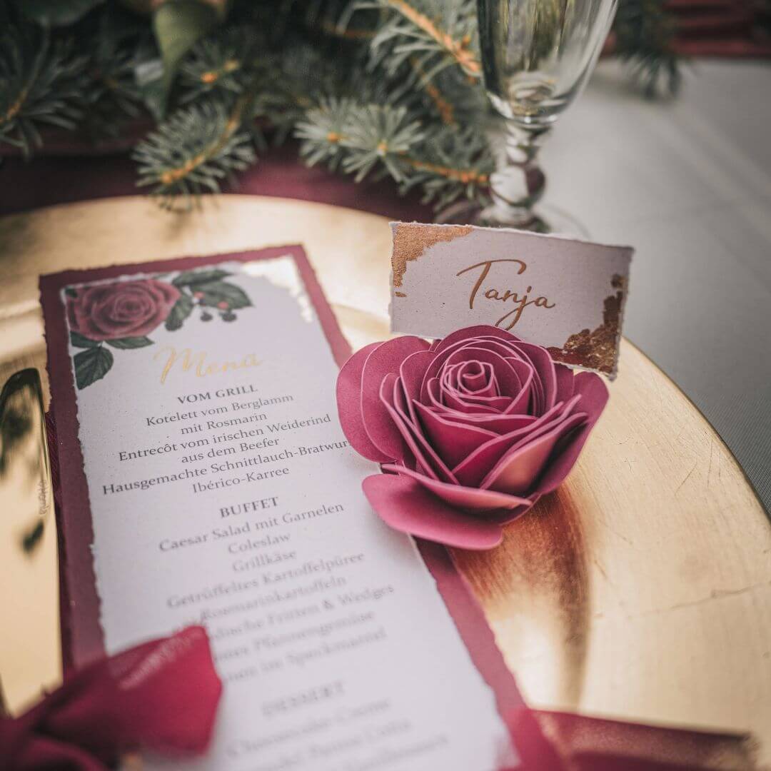 Ideen für Hochzeitseinladungen, Inspiration für eure Einladung zur Hochzeit, Gatefold-Einladung mit individueller Illustration der Location