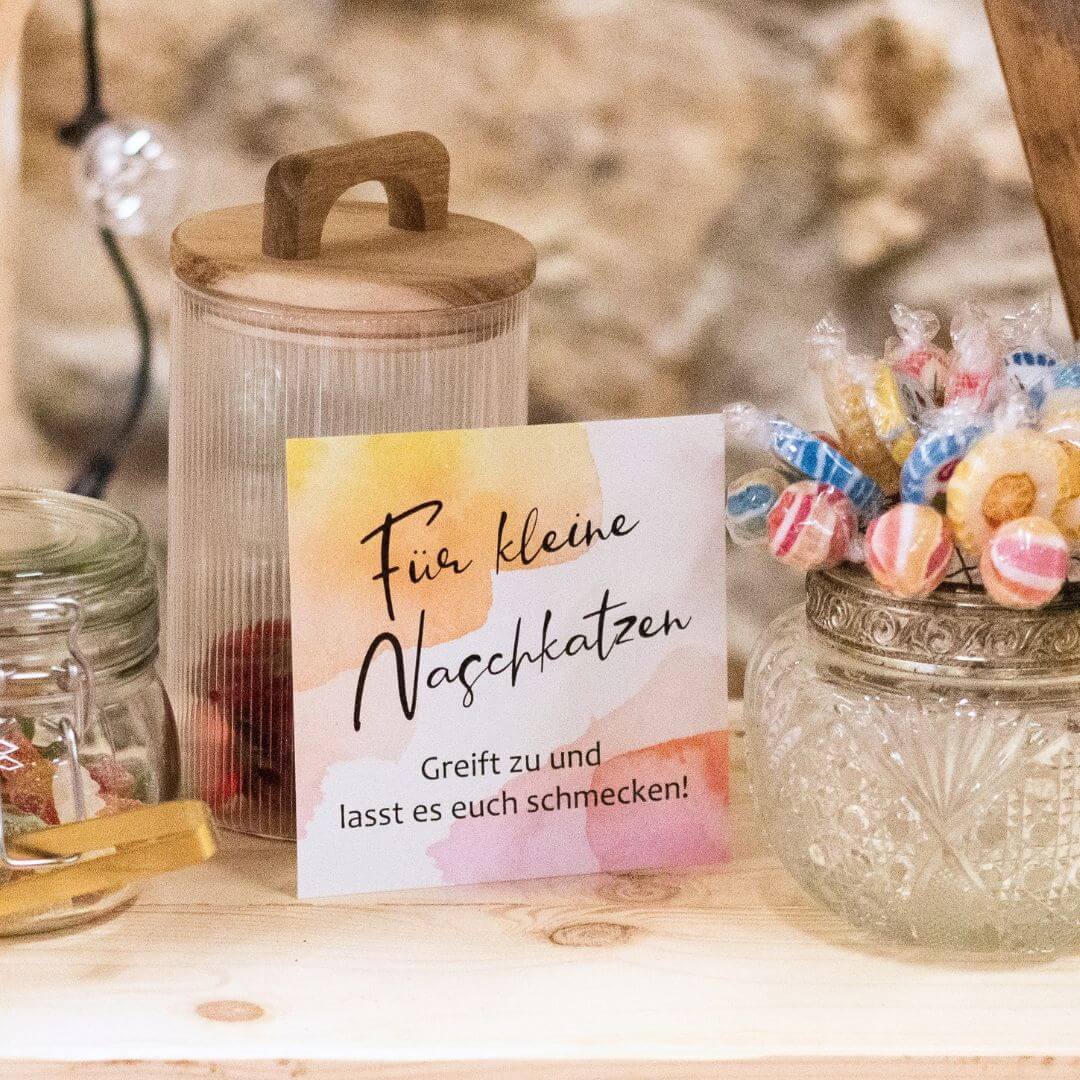 Ideen für Hochzeitseinladungen, Inspiration für eure Einladung zur Hochzeit, Gatefold-Einladung mit individueller Illustration der Location